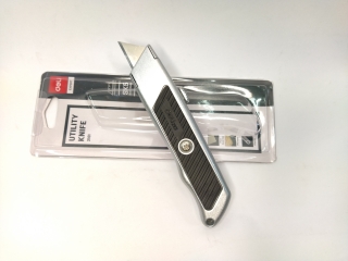 Канцелярский нож deli железный #2101